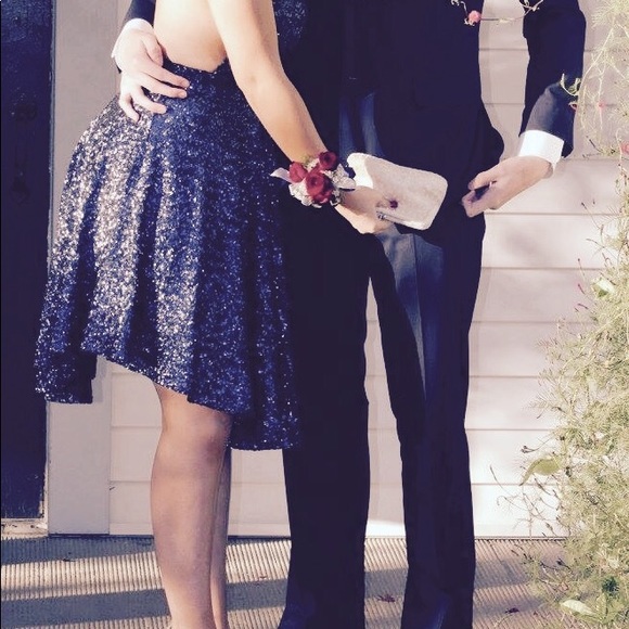 STUNNING Contrarian NYC backless Dress - Picture 3 of 7